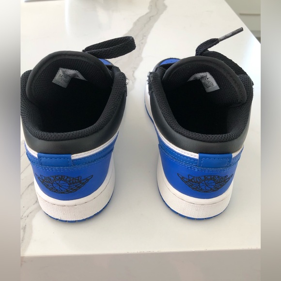 Nike Jordan boy size 4y - Picture 4 of 7